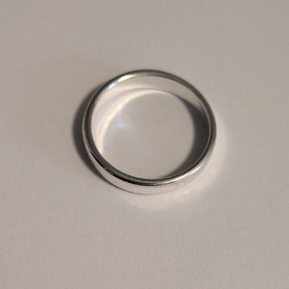 Elegant‎ Silver Band Ring